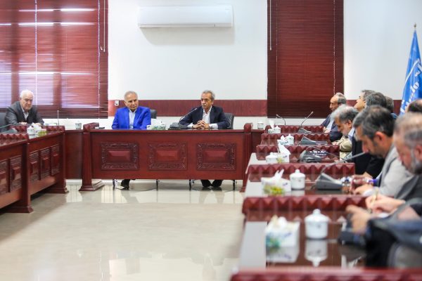 گزارش تصویری دیدار رئیس اتاق ایران و اعضای هیات نمایندگان اتاق خراسان رضوی و جمعی از روسای تشکل‌های اقتصادی استان با مدیرعامل الکترواستیل