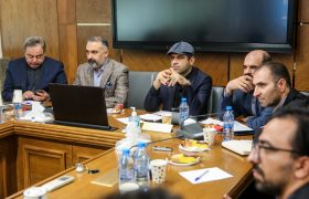 جلسه فوق‌العاده کمیسیون سرمایه‌گذاری و تامین مالی اتاق مشهد با حضور مدیرعامل شرکت بورس کالای ایران و جمعی از مالکان انبارهای زعفران پذیرش شده در بورس کالای ایران