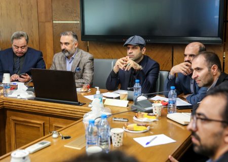 جلسه فوق‌العاده کمیسیون سرمایه‌گذاری و تامین مالی اتاق مشهد با حضور مدیرعامل شرکت بورس کالای ایران و جمعی از مالکان انبارهای زعفران پذیرش شده در بورس کالای ایران