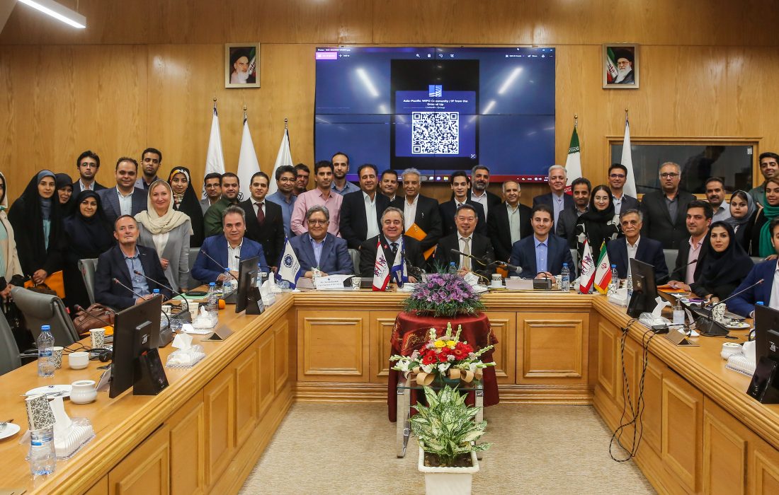 یک مرور کوتاه تصویری بر برگزاری سمینار و کارگاه آموزشی «برندسازی زعفران» با حضور نمایندگان سازمان جهانی مالکیت معنوی  (WIPO)