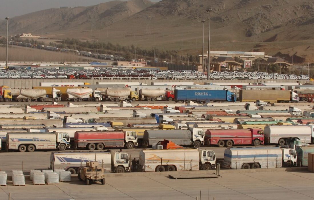تداوم معطلی‌ کامیون‌های کالا در مرز دوغارون