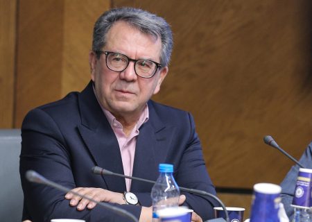 همدلی بین نیروهای کار، کارفرمایان و دولت؛ دیواری محکم در برابر تهدیدهای اقتصادی است