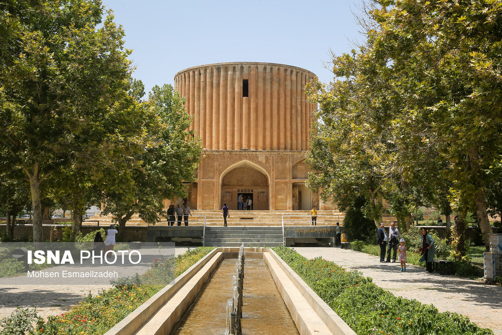 شرایط اخذ عوارض از گردشگران خارجی تعیین شد