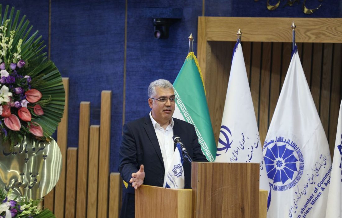 فشار بوروکراسی بر صادرات، بیش از تحریم‌هاست