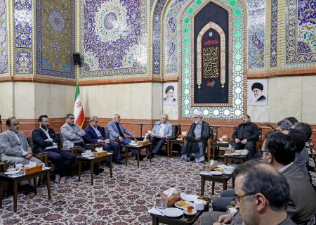 دیدار جمعی از فعالان اقتصادی استان با تولیت آستان قدس رضوی