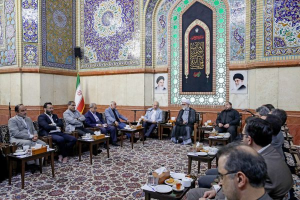 دیدار جمعی از فعالان اقتصادی استان با تولیت آستان قدس رضوی