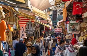 پاشنه آشیل اقتصاد ترکیه، ناآرامی‌های سیاسی و بدهی خارجی هستند