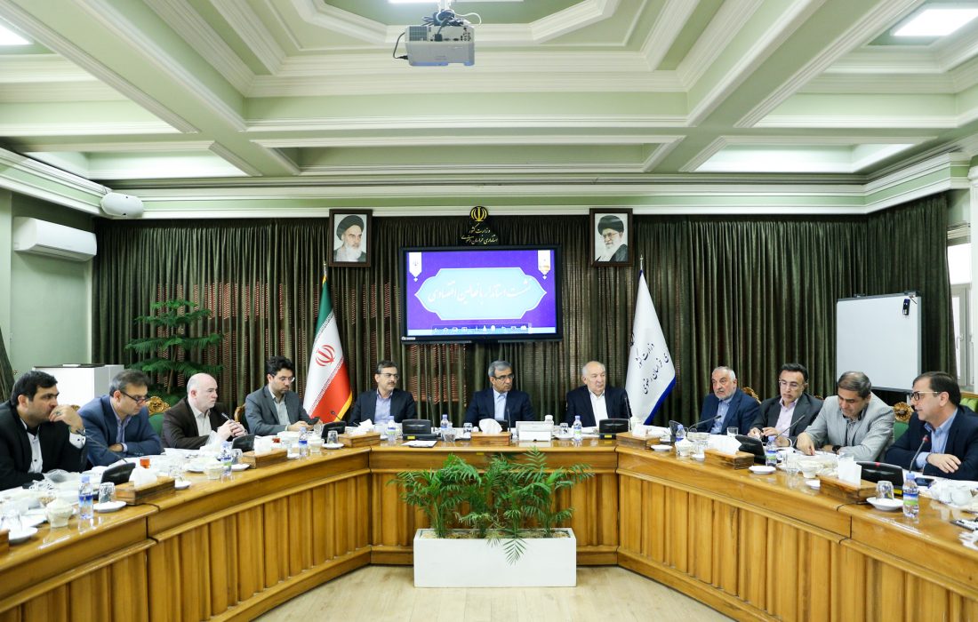 تخصیص ارز به واردات پنل‌های خورشیدی؛ کلید نجات صنایع خراسان از بحران برق