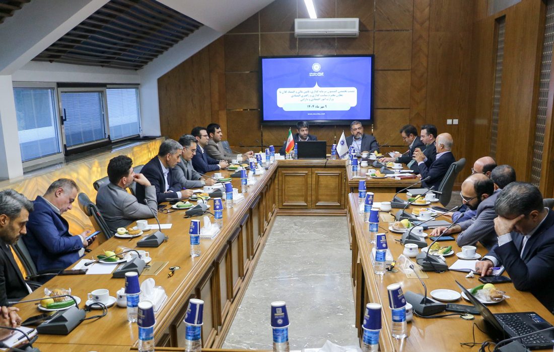 چالش‌های ارزی و تناقض در سیاست‌ها، مانع توسعه اقتصادی است