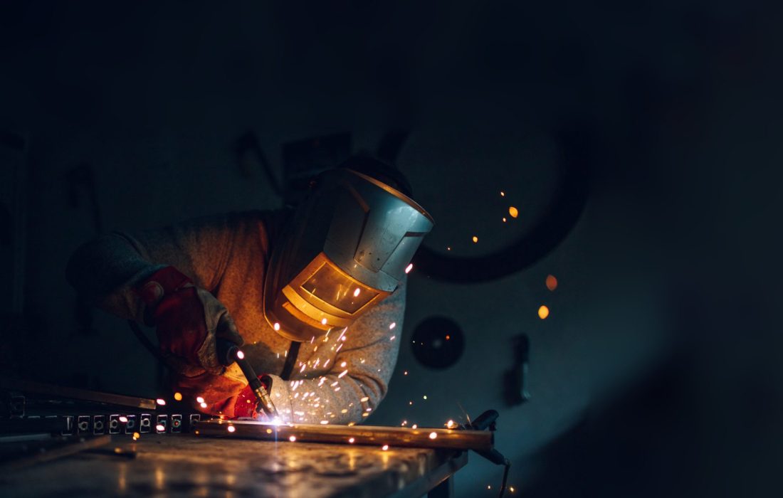 چوب مشکلات لای چرخ قطعه‌سازی