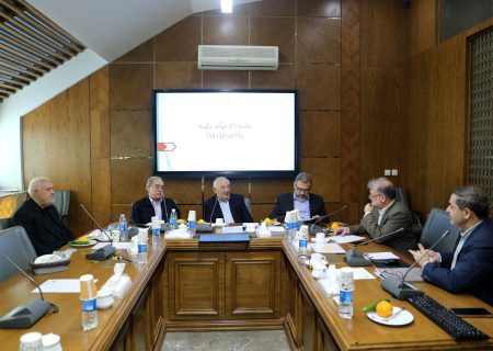 تصمیمات راهبردی برای ارتقای ساختار اداری و تجلیل از چهره‌های ماندگار فعال اقتصادی