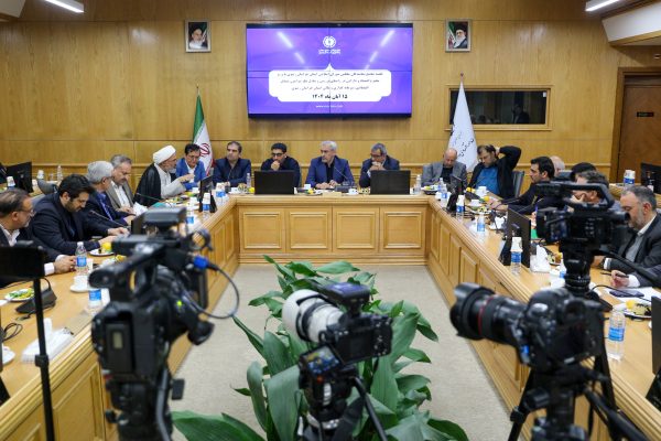 جلسه مجمع نمایندگان مجلس شورای اسلامی استان با حضور وزیر امور اقتصادی و دارایی