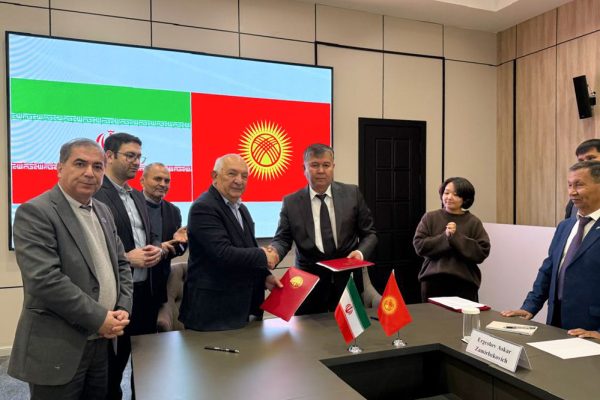 اتاق‌های بازرگانی خراسان رضوی و اوش، تفاهم نامه همکاری امضا کردند