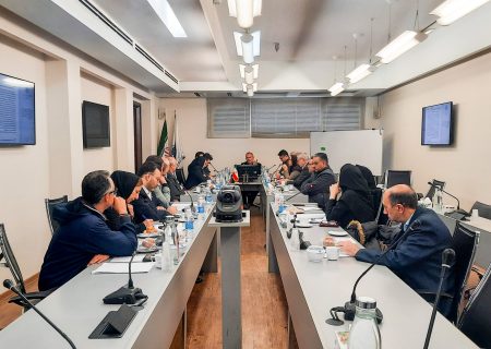 چالش‌های تولید و صادرات؛ از محدودیت‌های کد ثامن تا تمرکز منابع بانکی و ضرورت بازنگری سیاست‌ها