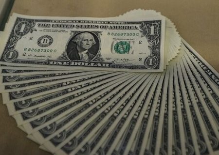 رفع تعهد ارزی با فروش اسکناس به صرافی‌ها مجاز شد