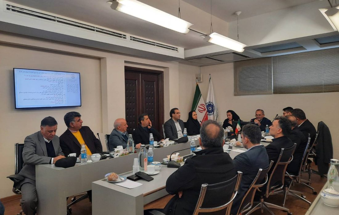 تاکید بر بازنگری برخی رستههای شغلی مشمول معافیت بیمهای کارفرمایان