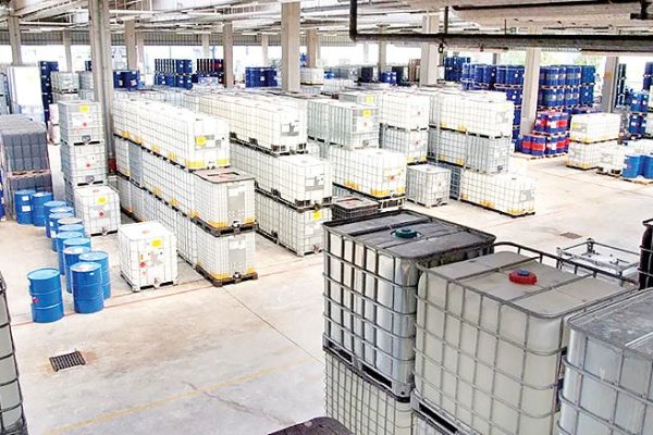 تسهیل ترخیص کالای اساسی و تجهیزات تولید