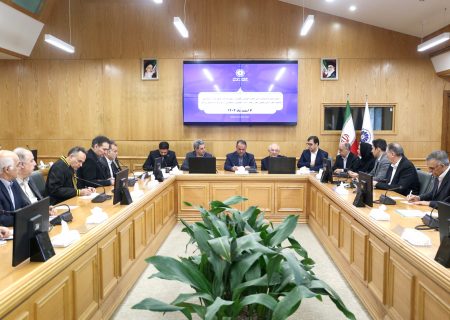 بحران رفع تعهد ارزی و تعلیق کارت‌های بازرگانی؛ پیامد تصمیمات خلق‌الساعه