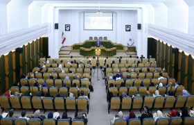 همایش توانمندسازی و بازآموزی راهنمایان گردشگری در اتاق مشهد