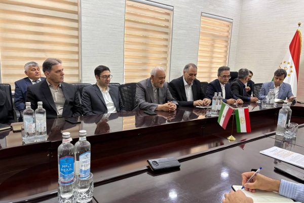 رایزنی هیات اقتصادی اتاق خراسان رضوی در تاجیکستان برای توسعه تجارت و سرمایه‌گذاری مشترک