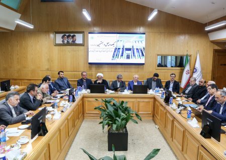 ضرورت اصلاح قراردادهای برق صنایع و تقویت بخش تعاون