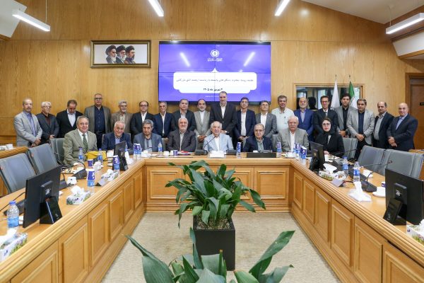 نشست رئیس اتاق بازرگانی، صنایع، معادن و کشاورزی خراسان رضوی با روسای تشکل‌های وابسته اتاق،