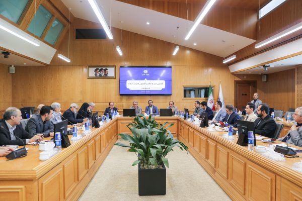 لزوم همکاری صنایع و واردکنندگان برای تامین مواد اولیه مورد نیاز تولیدکنندگان