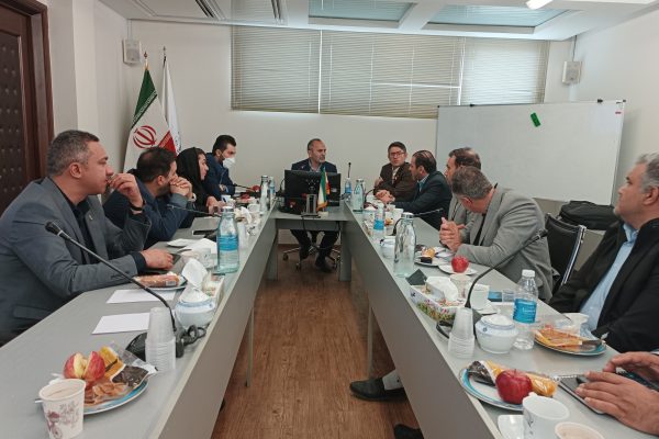 صادرات قند در پیچ‌وخم سهمیه‌بندی؛ ناوگان حمل‌ونقل گرفتار کمبود سوخت، روغن و لاستیک