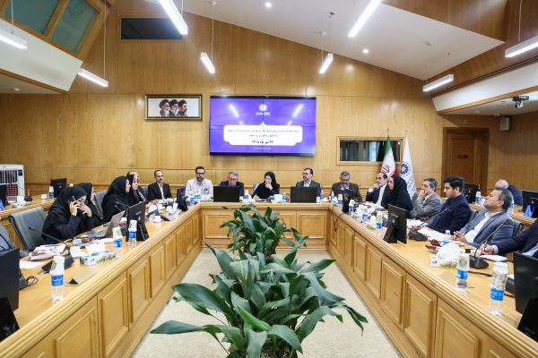 رفع موانع صادرات و واردات و تسهیل تأمین مواد اولیه